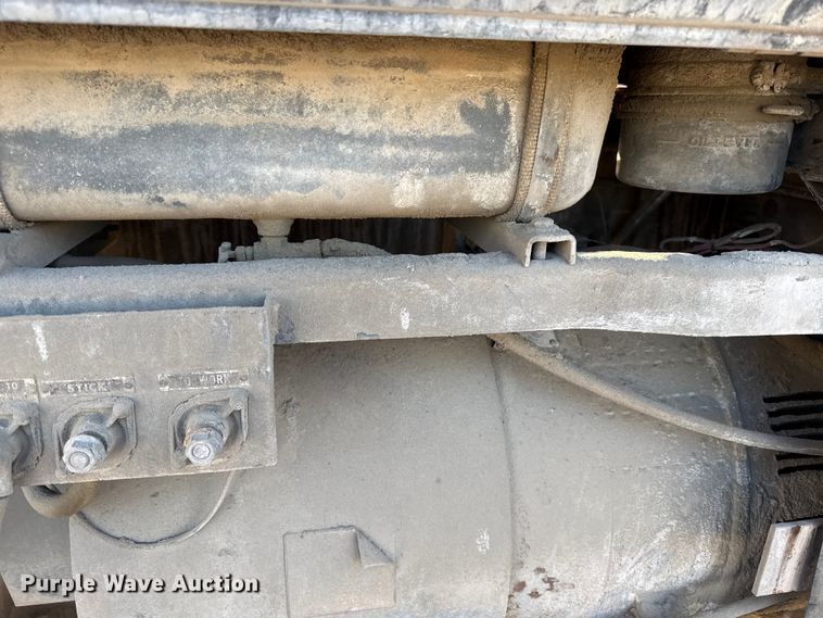 image for item EV7610 Lincoln SAM-400 welder