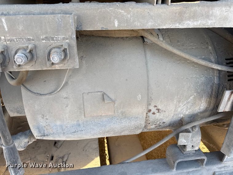 image for item EV7610 Lincoln SAM-400 welder