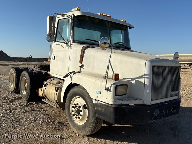 image for item EV7612 1991 White GMC semi truck