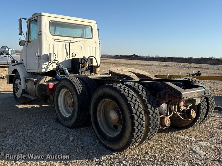 image for item EV7612 1991 White GMC semi truck