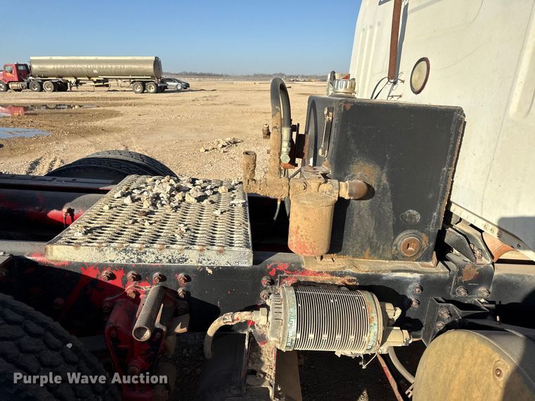 image for item EV7612 1991 White GMC semi truck