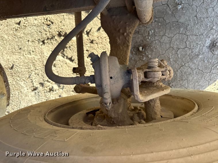 image for item EV7612 1991 White GMC semi truck