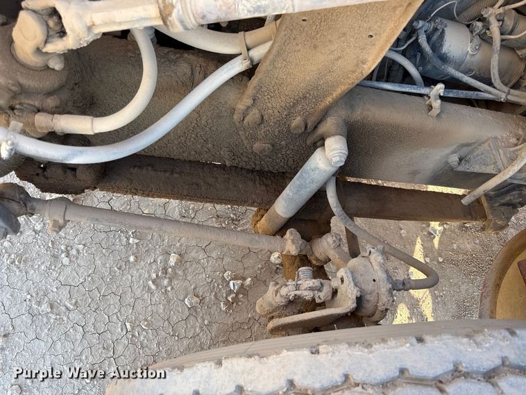 image for item EV7612 1991 White GMC semi truck