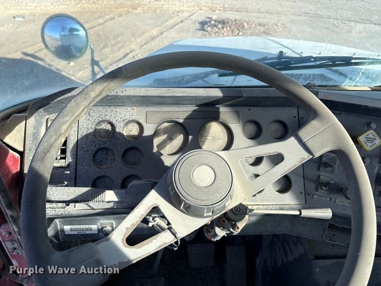 image for item EV7612 1991 White GMC semi truck