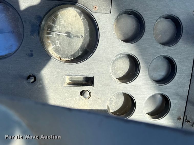 image for item EV7612 1991 White GMC semi truck