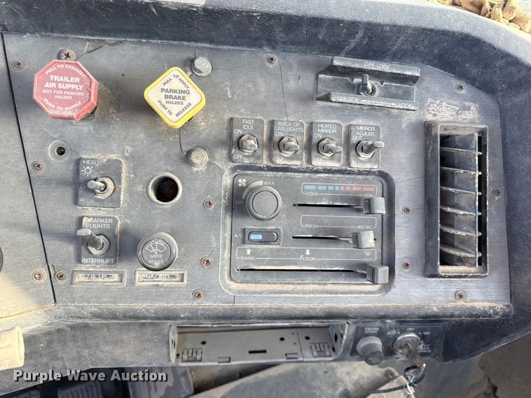 image for item EV7612 1991 White GMC semi truck