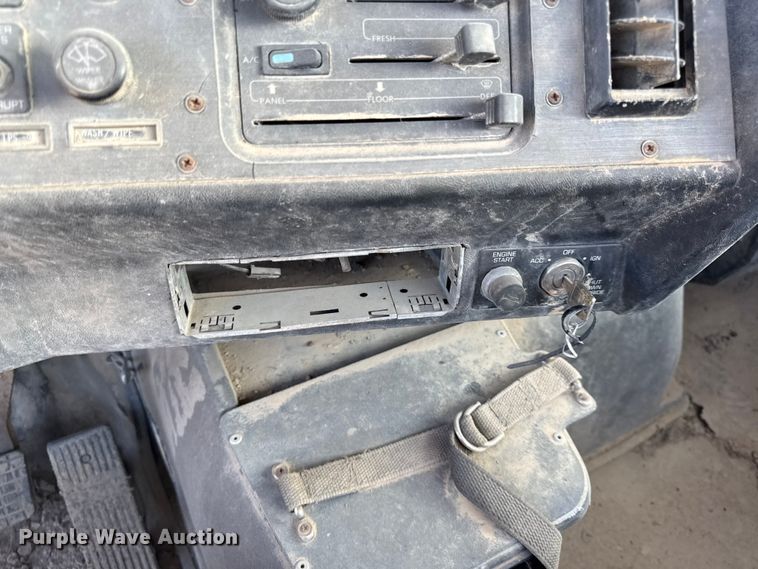 image for item EV7612 1991 White GMC semi truck