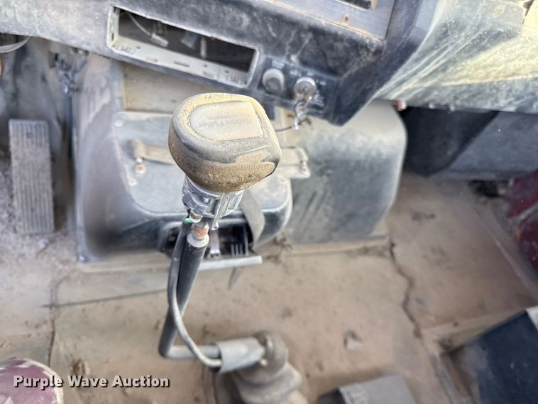 image for item EV7612 1991 White GMC semi truck