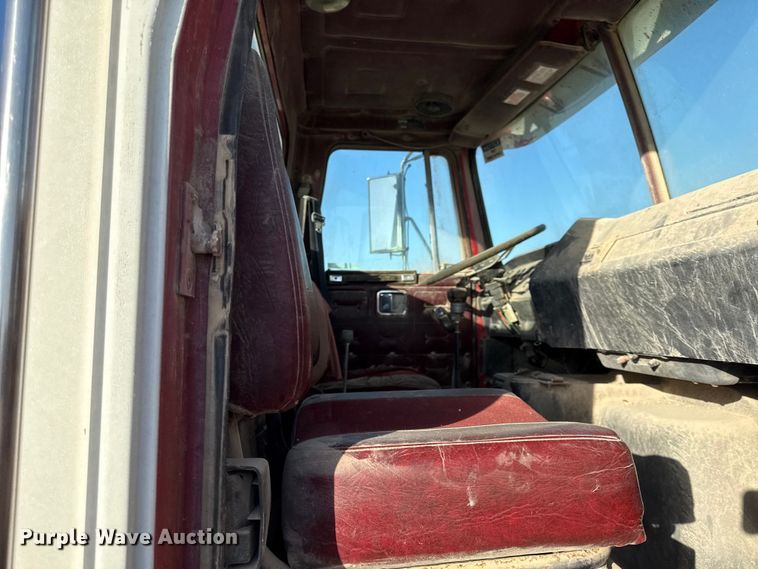 image for item EV7612 1991 White GMC semi truck