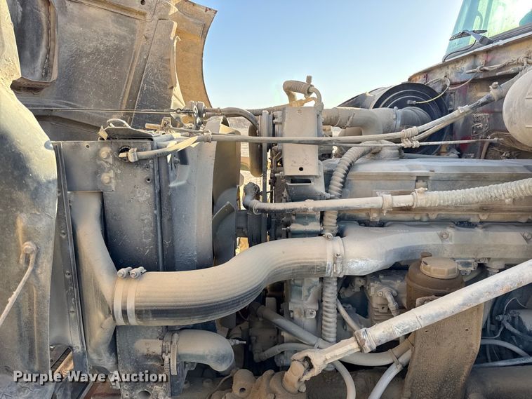 image for item EV7612 1991 White GMC semi truck