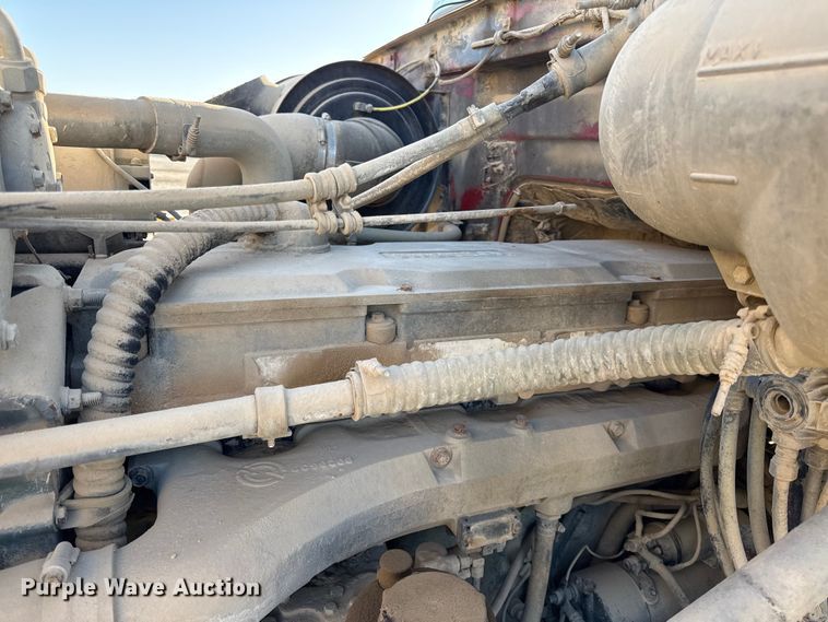 image for item EV7612 1991 White GMC semi truck