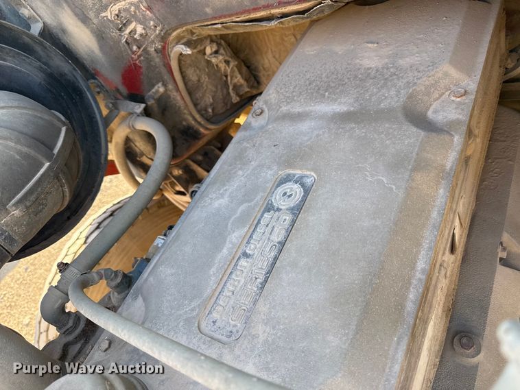 image for item EV7612 1991 White GMC semi truck