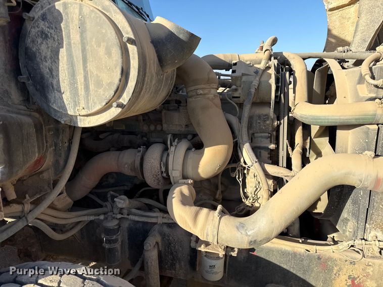 image for item EV7612 1991 White GMC semi truck