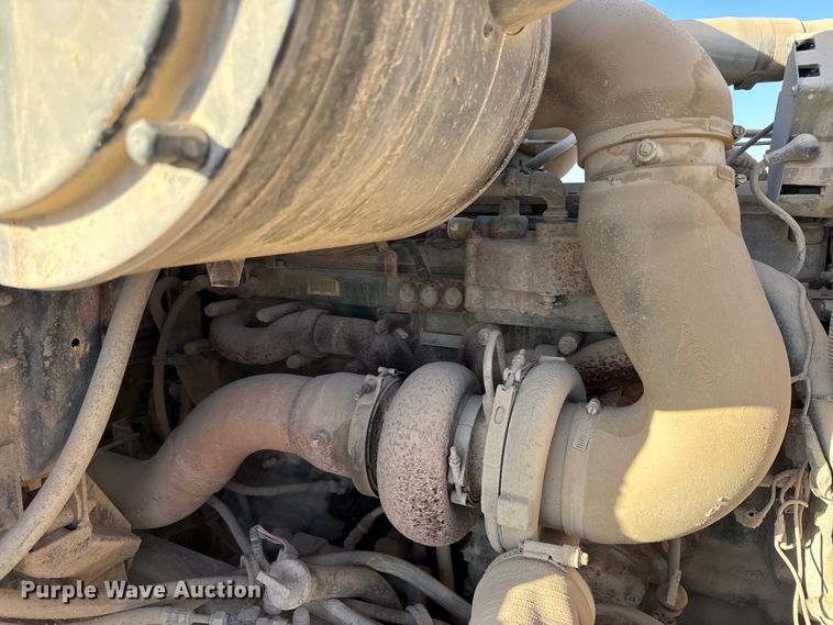 image for item EV7612 1991 White GMC semi truck