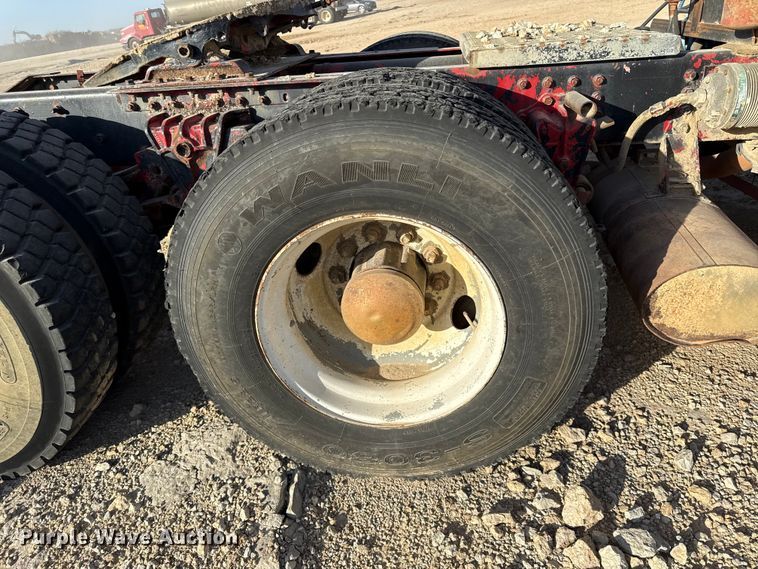 image for item EV7612 1991 White GMC semi truck