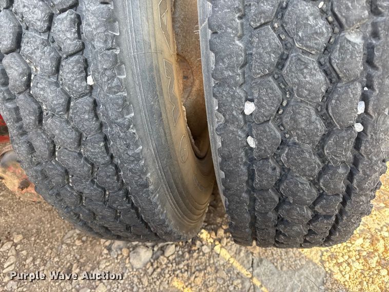 image for item EV7612 1991 White GMC semi truck