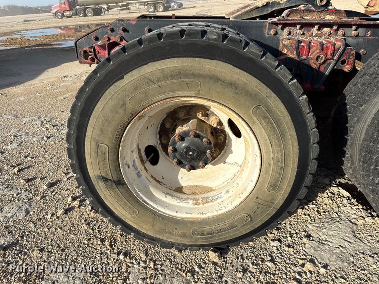 image for item EV7612 1991 White GMC semi truck