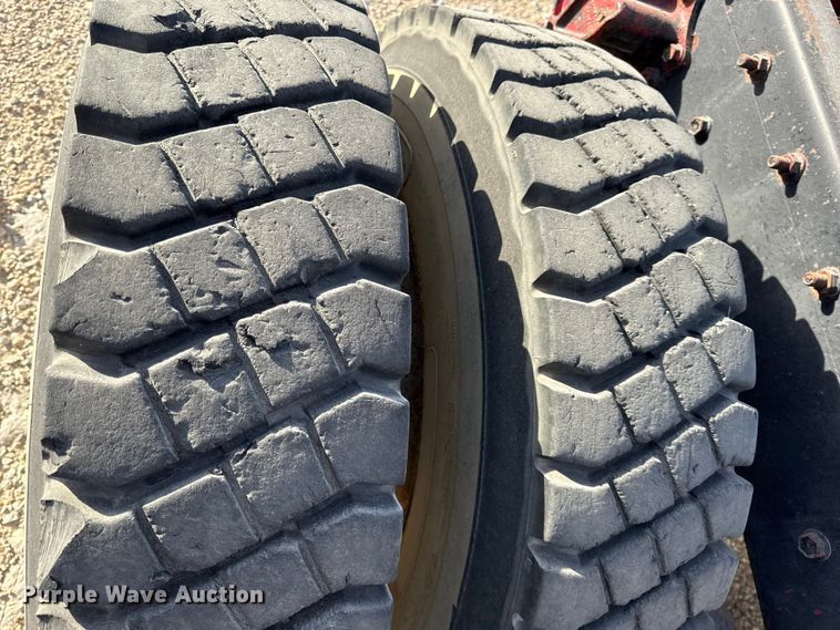 image for item EV7612 1991 White GMC semi truck