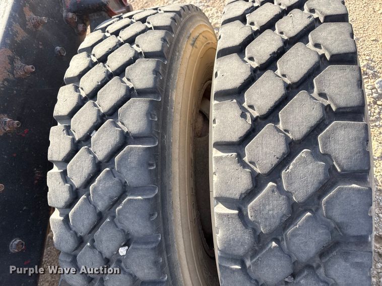 image for item EV7612 1991 White GMC semi truck