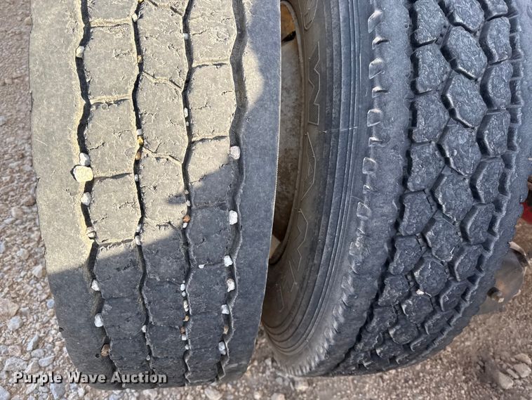 image for item EV7612 1991 White GMC semi truck