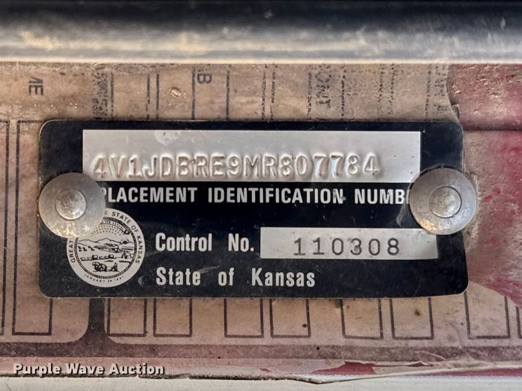 image for item EV7612 1991 White GMC semi truck