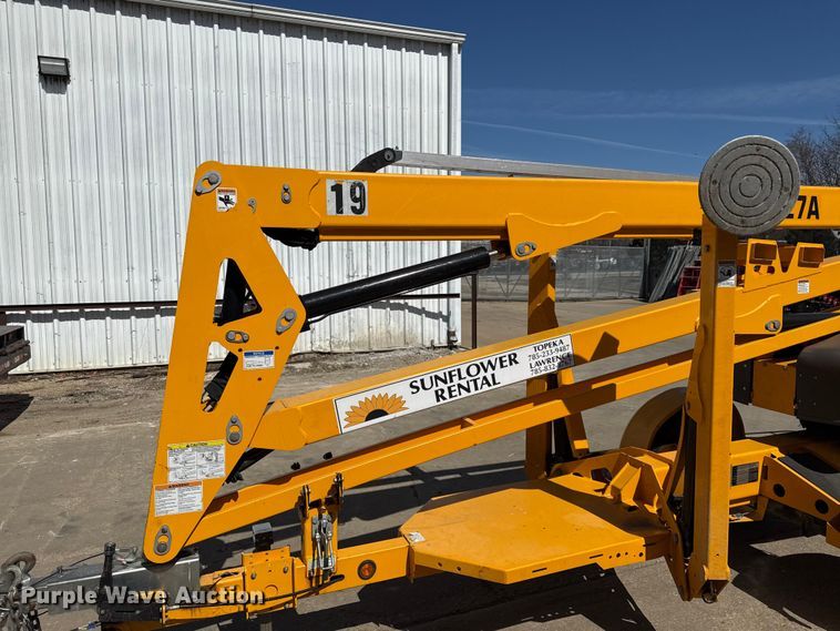 image for item EV7615 2022 Haulette 4527A boom lift