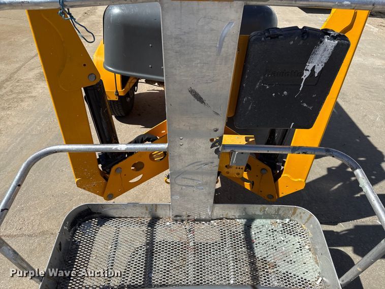 image for item EV7615 2022 Haulette 4527A boom lift