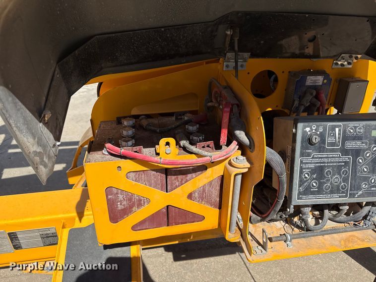 image for item EV7615 2022 Haulette 4527A boom lift