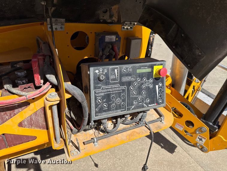 image for item EV7615 2022 Haulette 4527A boom lift