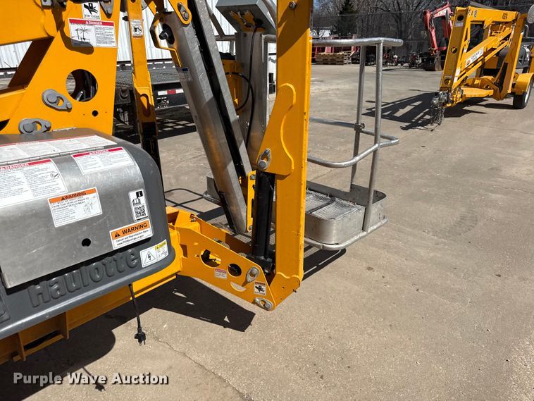 image for item EV7616 2022 Haulette 4527A boom lift