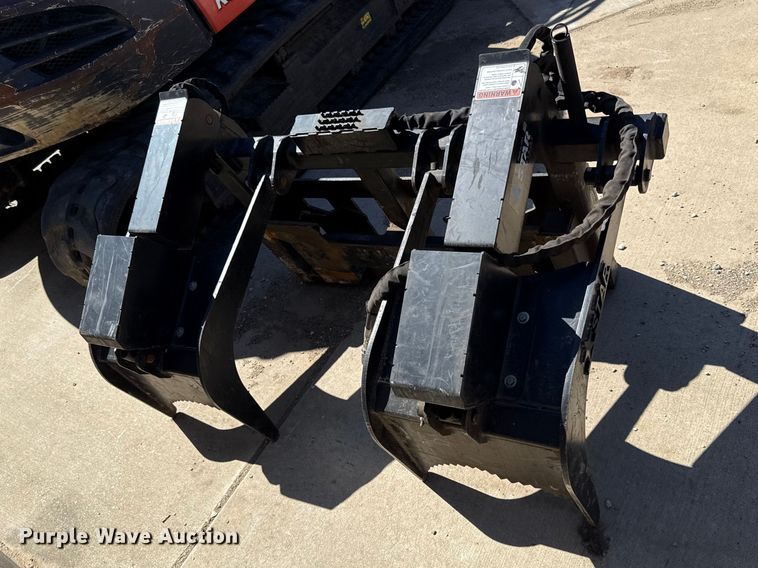 image for item EV7619 Star skid steer grapple