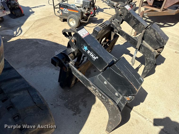 image for item EV7619 Star skid steer grapple