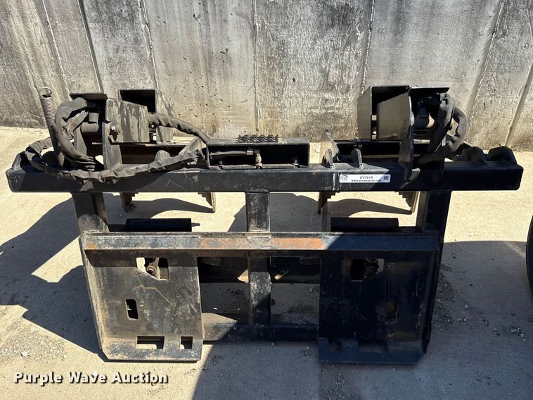 image for item EV7619 Star skid steer grapple
