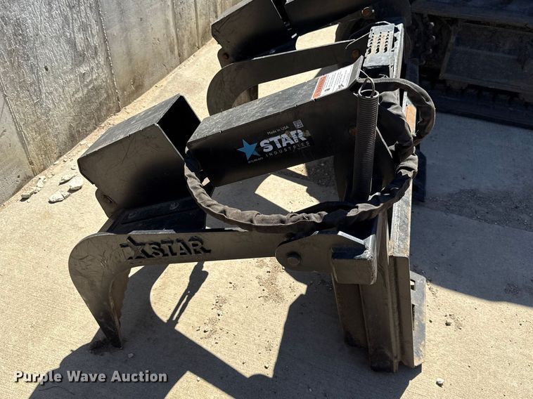 image for item EV7619 Star skid steer grapple