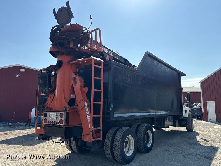 image for item EV7644 2005 International 7400 grapple crane truck