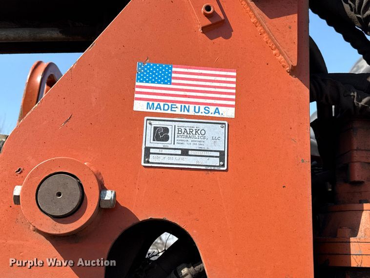 image for item EV7644 2005 International 7400 grapple crane truck