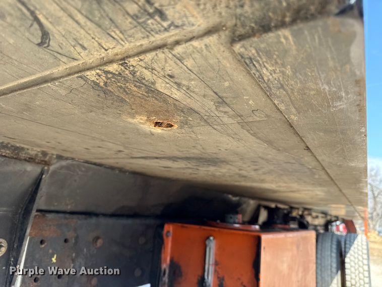 image for item EV7644 2005 International 7400 grapple crane truck