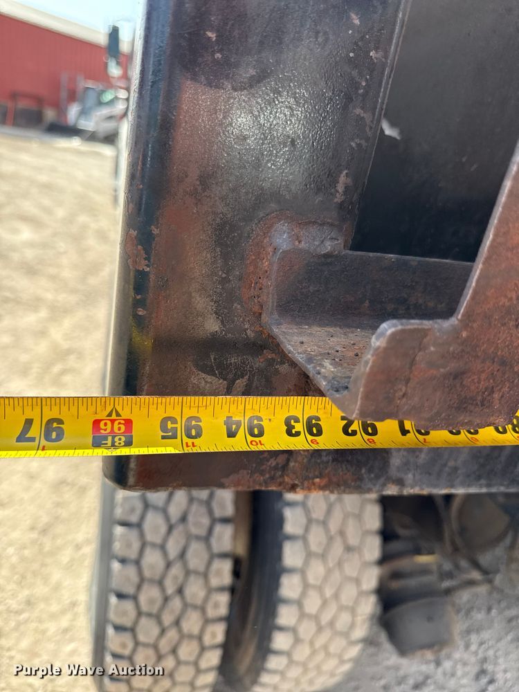 image for item EV7644 2005 International 7400 grapple crane truck