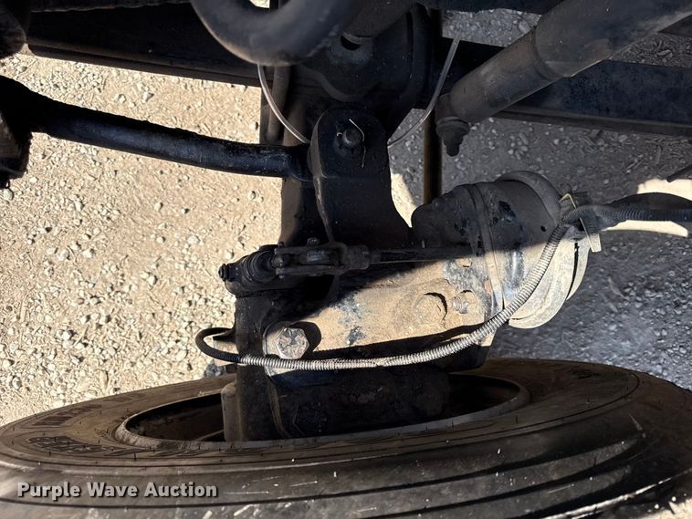 image for item EV7644 2005 International 7400 grapple crane truck