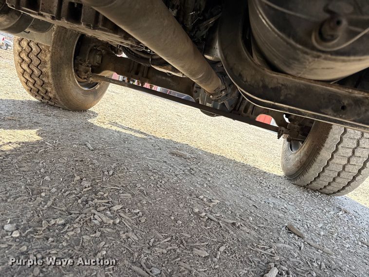 image for item EV7644 2005 International 7400 grapple crane truck