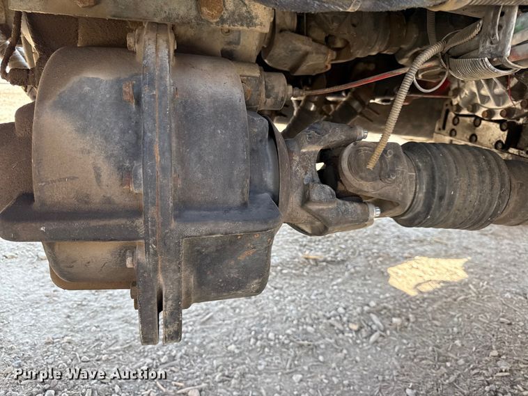 image for item EV7644 2005 International 7400 grapple crane truck