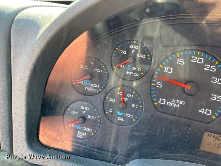 image for item EV7644 2005 International 7400 grapple crane truck