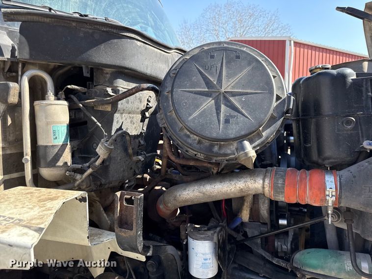 image for item EV7644 2005 International 7400 grapple crane truck