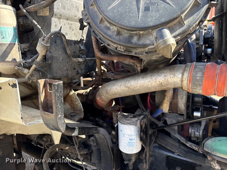 image for item EV7644 2005 International 7400 grapple crane truck