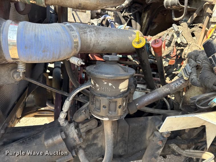 image for item EV7644 2005 International 7400 grapple crane truck