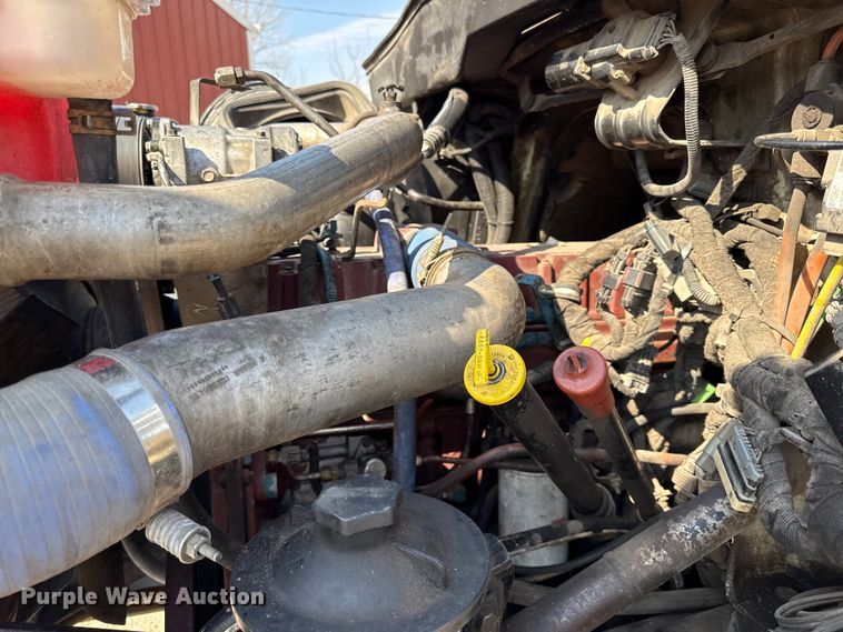 image for item EV7644 2005 International 7400 grapple crane truck