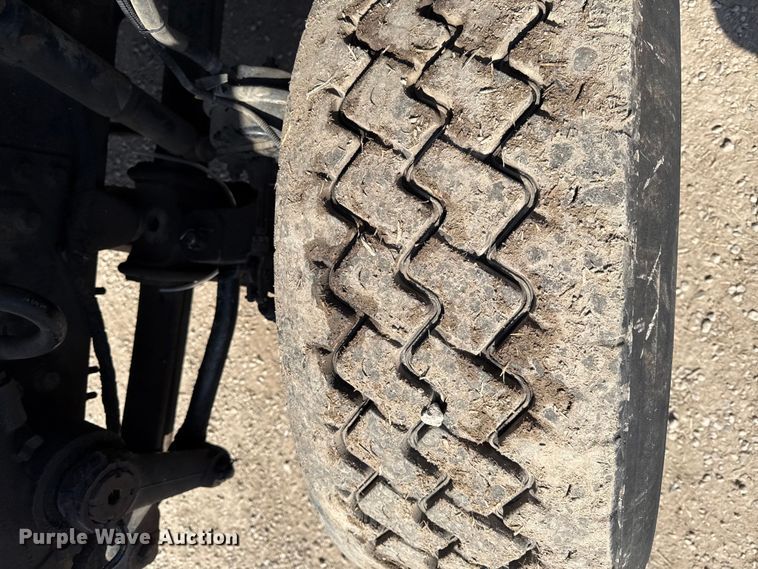 image for item EV7644 2005 International 7400 grapple crane truck