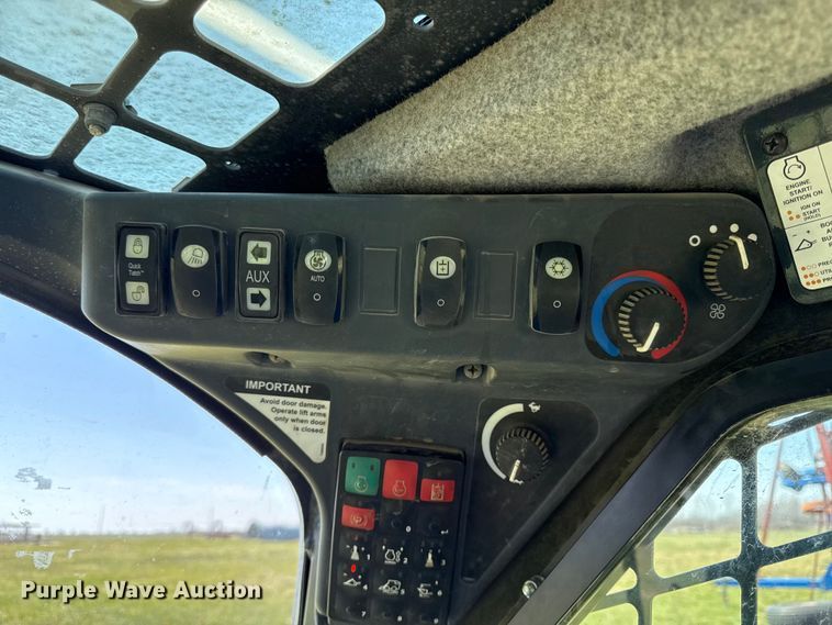 image for item EV7645 2021 John Deere 333G tracked skid steer loader