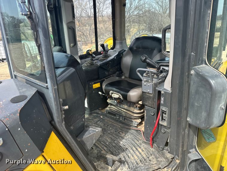 image for item FB0958 2011 Komatsu D65PX-17 dozer