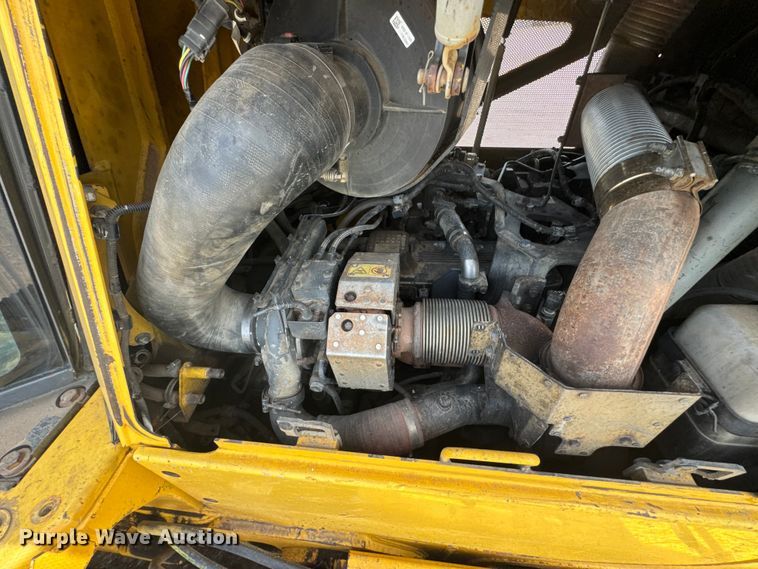 image for item FB0958 2011 Komatsu D65PX-17 dozer